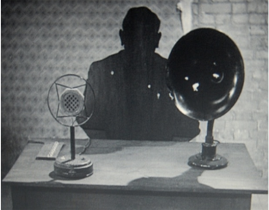 Fig. 13 Dr Mabuse’s cardboard figure and the machine transmitting his voice in Lang’s Das Testament des Dr Mabuse (1933)